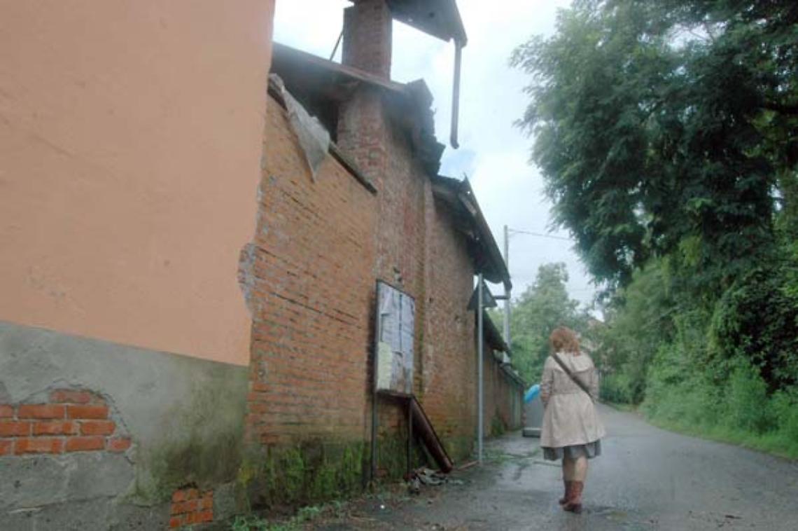 VISCHE. Precipata dal tetto di casa: pensionato al Cto