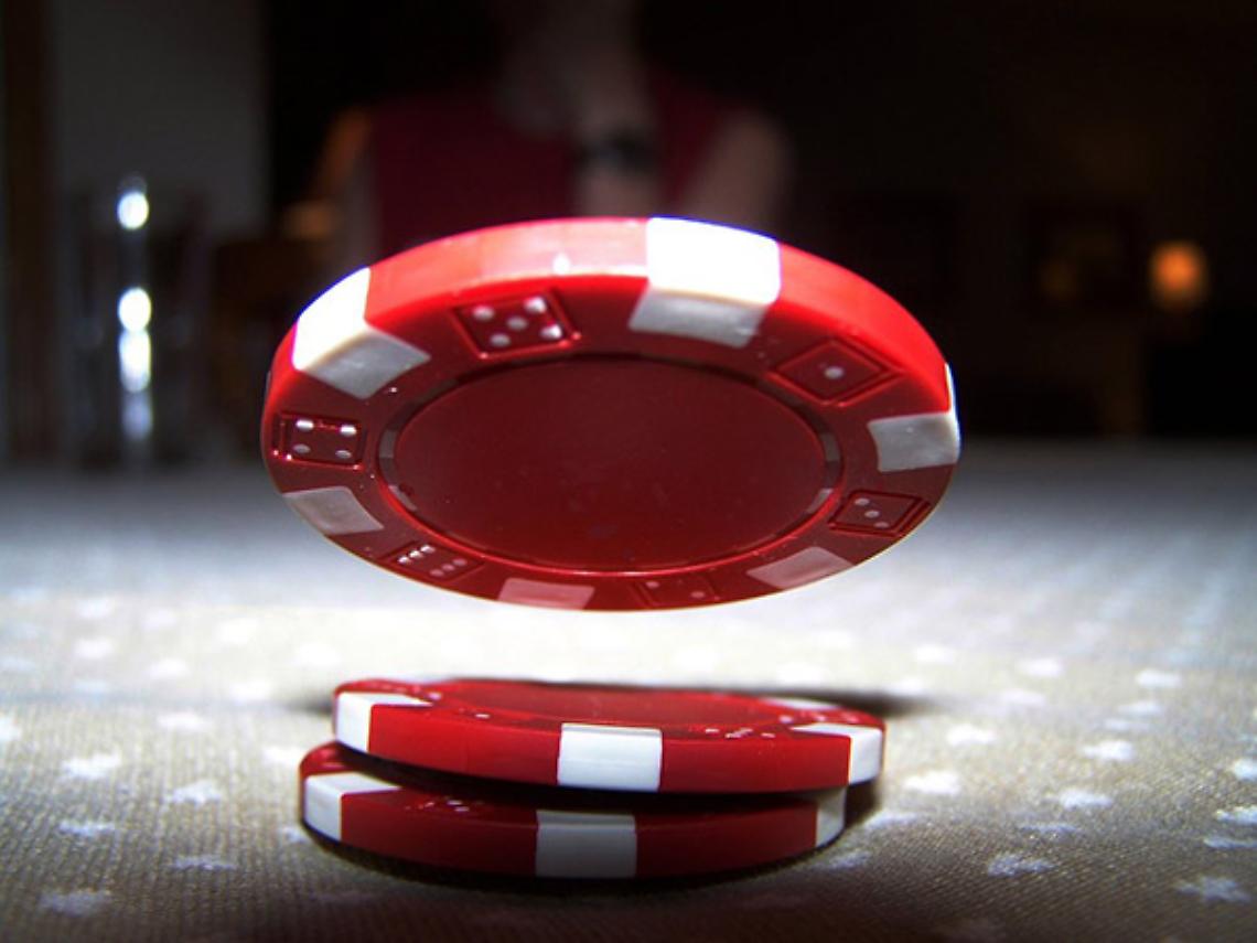 VERCELLI. Scoperto poker clandestino, 21 denunciati