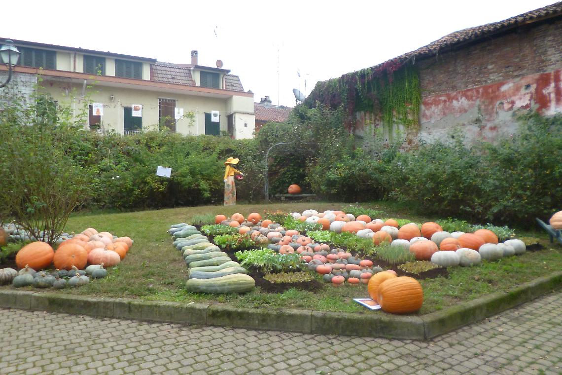 BRANDIZZO. I trompe l'oeil che colorano la città...