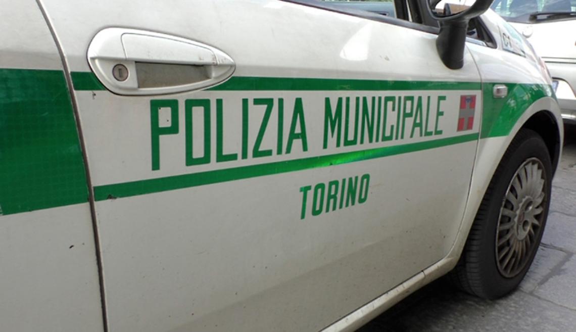 TORINO. A 160 km/h in strada, oltre mille euro di multa e dieci punti sulla patente