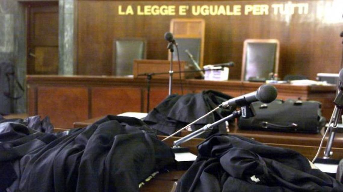TORINO. Cancelliere infedele, pm chiede condanna a 8 anni