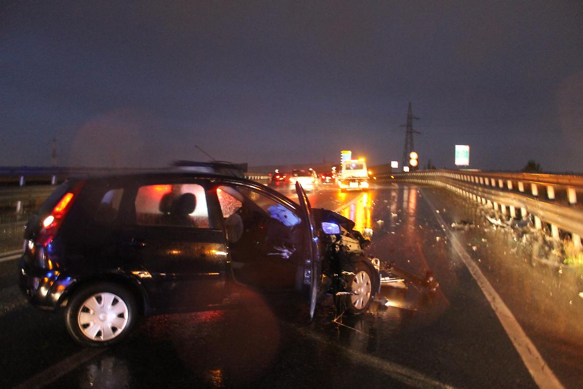 SETTIMO. Ancora un incidente sul cavalcavia dell'autostrada
