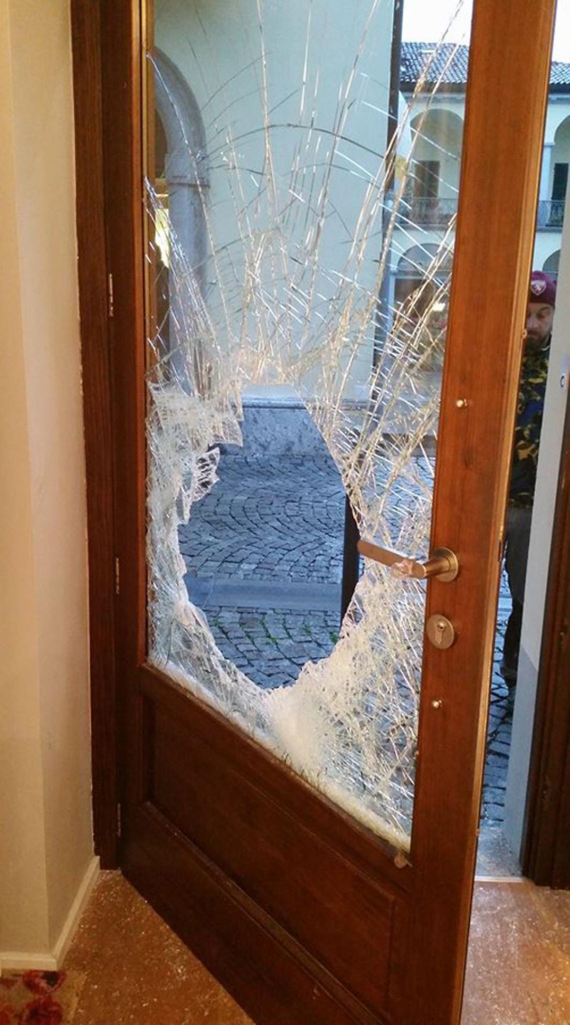 IVREA. Spaccate in via Palestro, condannato l'autore
