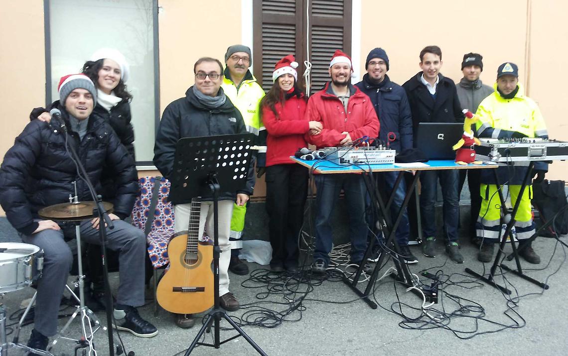 CUCEGLIO inaugurata la mostra “I presepi ant ij such” con una mostra mercato di prodotti natalizi