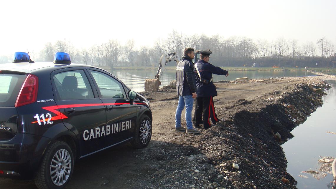 BORGARO - Rifiuti speciali all'Isola del Pescatore: 3 denunce