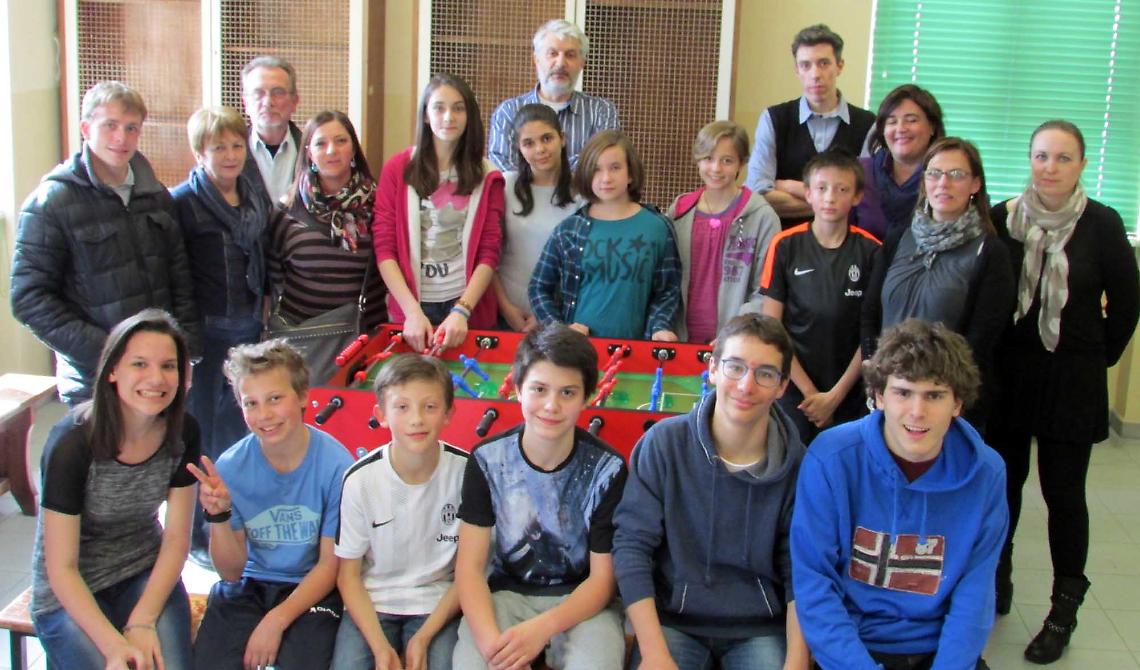 AGLIE'. Alla scuola media ricreazione con calciobalilla e storia con la graphic novel del Castello Ducale