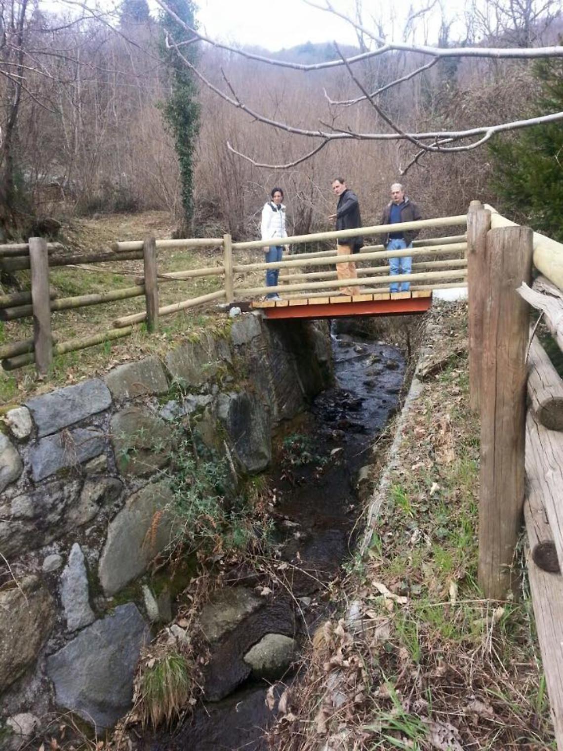 LESSOLO. Manutenzioni, di tutto un po', dai fossi al monumento dei caduti