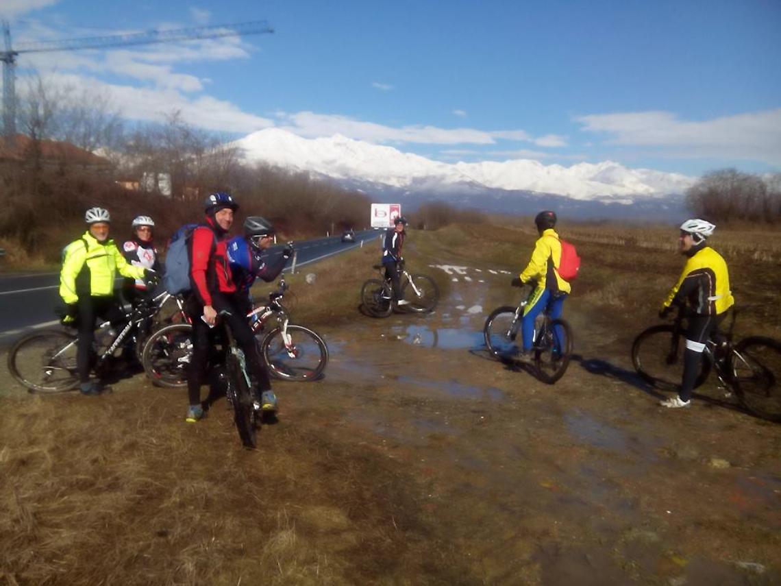 RIVAROLO. Al lavoro per ripulire il sentiero lungo il torrente Orco