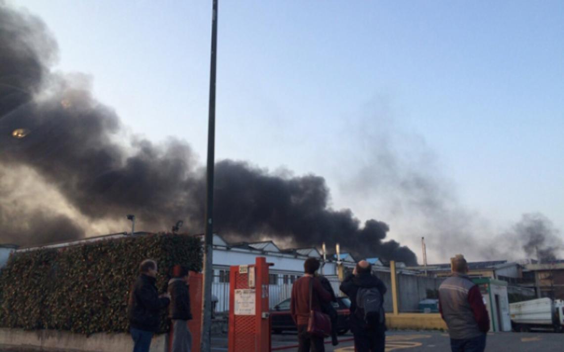 TORINO. Diossine nell'aria dopo incendio fabbrica, monitoraggio Arpa