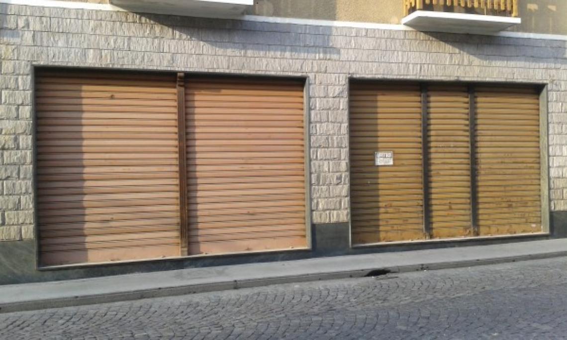 MONTANARO. Cronache da un paese fantasma: qui tutti chiudono