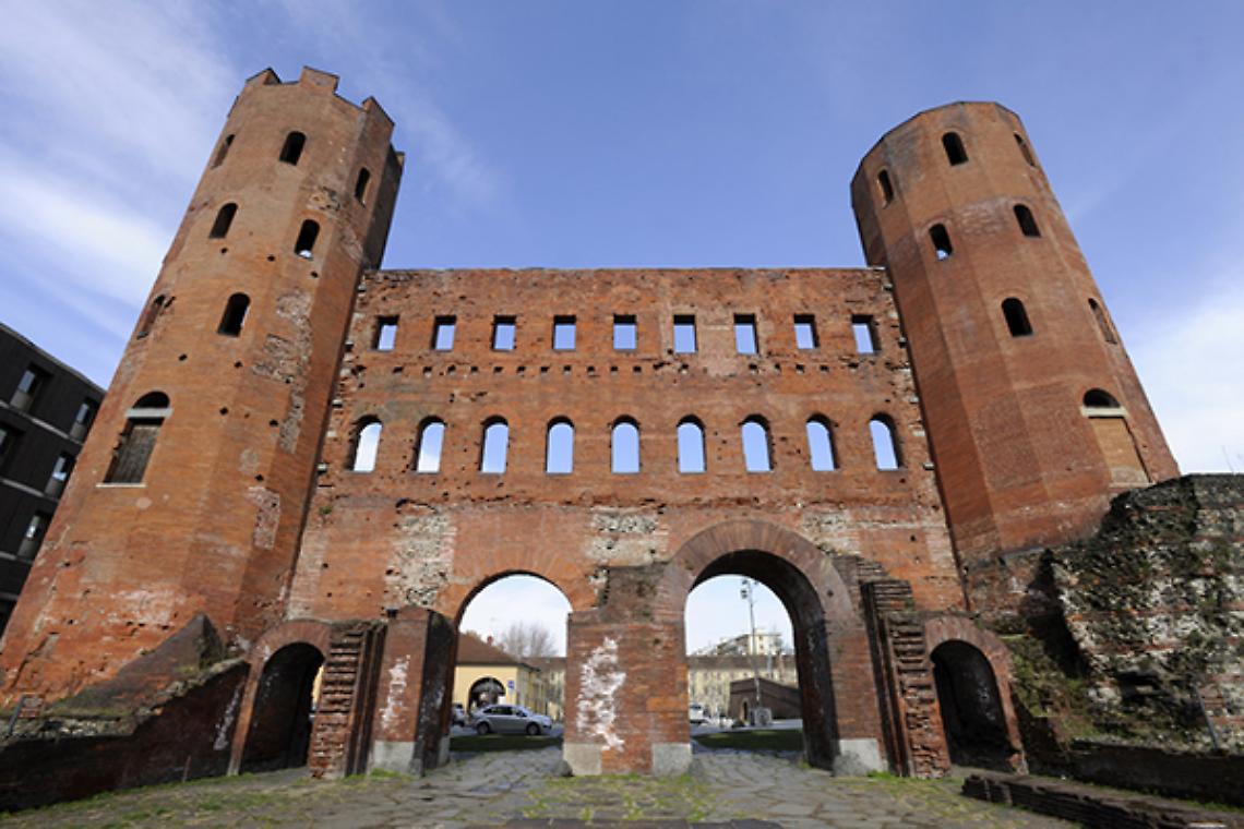TORINO. Le Porte Palatine restituite a Torino nell'antico splendore