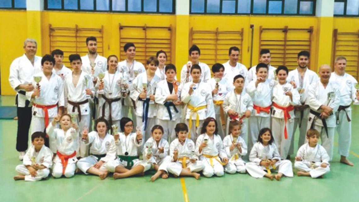 KARATE. Dieci titoli regionali per la DKKI Banchette 