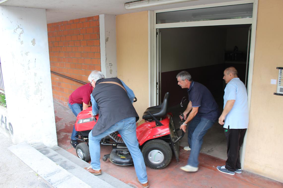 SETTIMO. Il tagliaerba rubato alla parrocchia spunta in un condominio in via Foglizzo