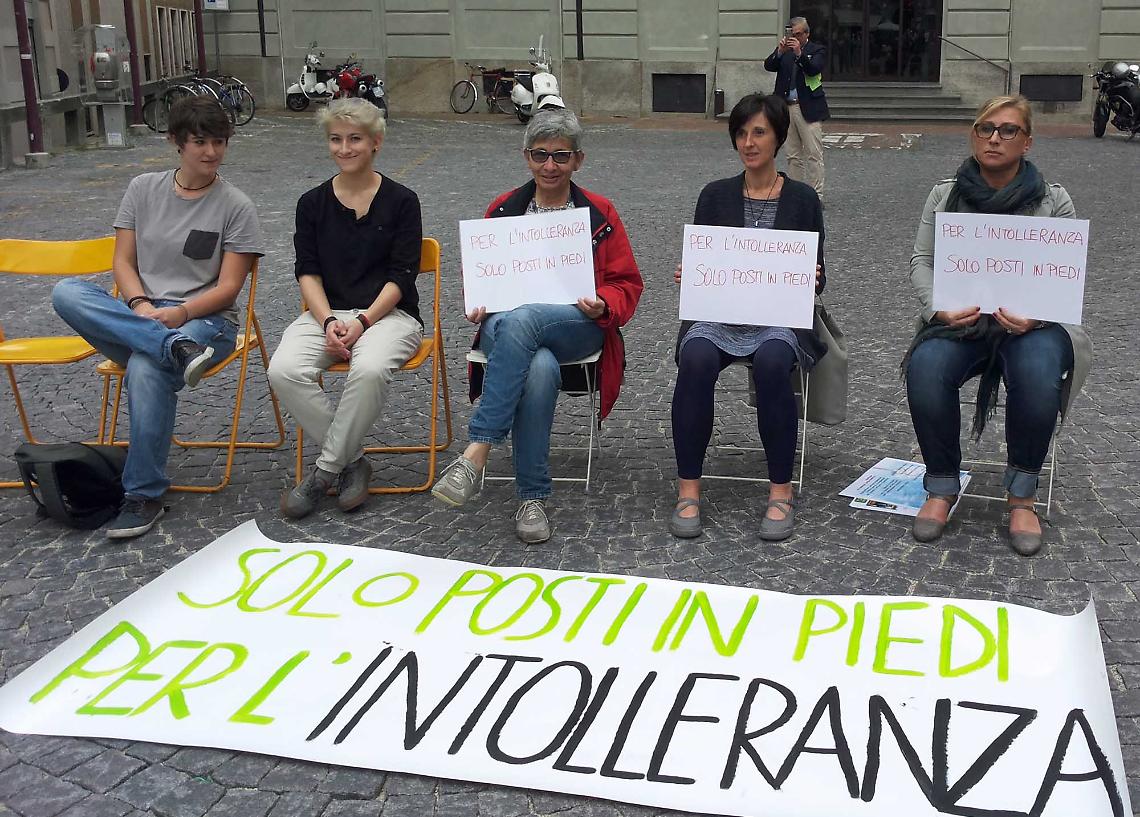 IVREA.  "Per l'intolleranza solo posti in piedi". Ballurio contro le Sentinelle in piedi