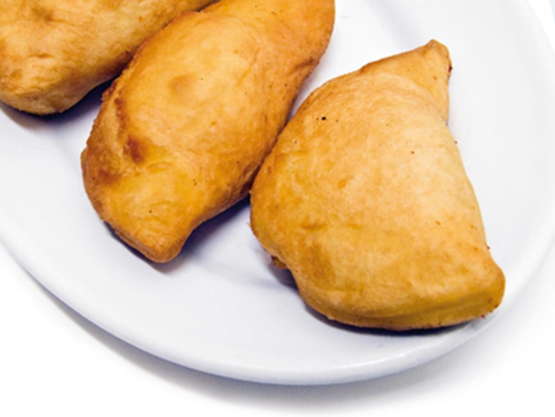 PANZEROTTI PATATE, PISELLI, MENTA CON NEGROAMARO ROSATO