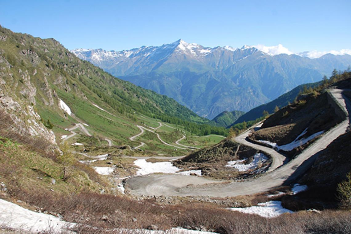 FENESTRELLE. Ultimi ritocchi a Fenestrelle per il passaggio del Giro d’Italia