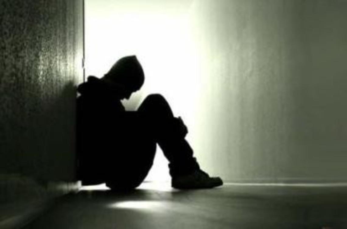 SETTIMO. Si toglie la vita a 15 anni