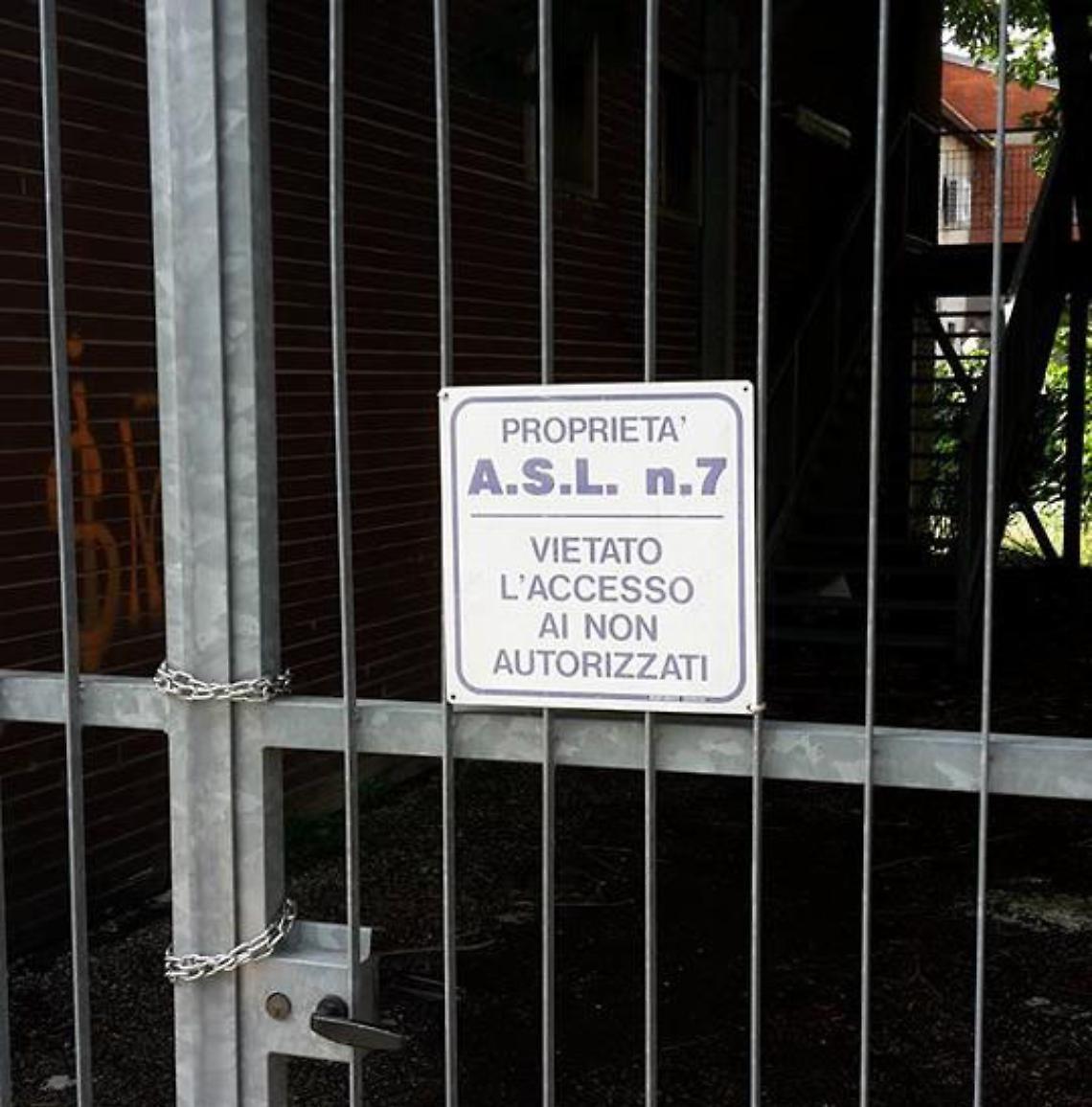 SETTIMO. Maldestro "assalto" alla sede del Sert