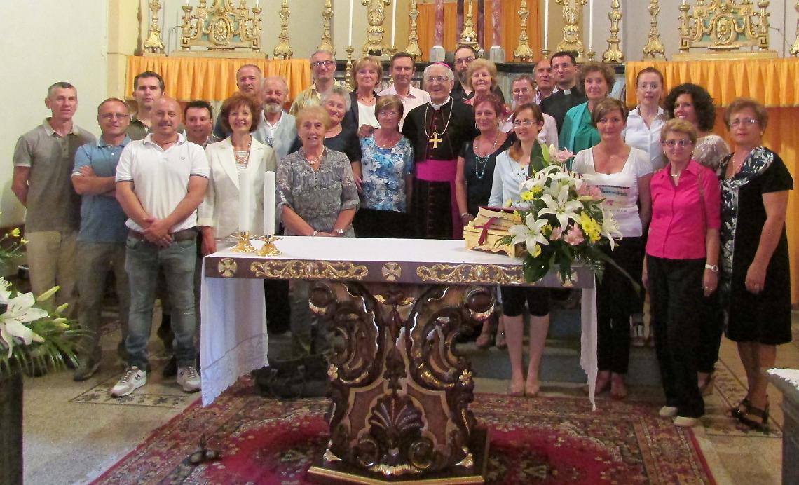 SAN MARTINO. Monsignor Cerrato inaugura il nuovo altare