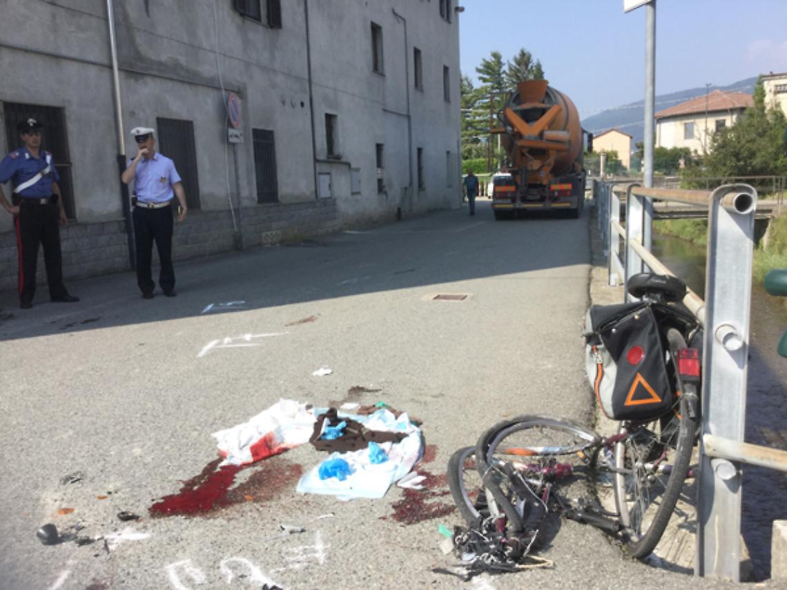 BORGOFRANCO D'IVREA. Muore schiacciato dalla betoniera