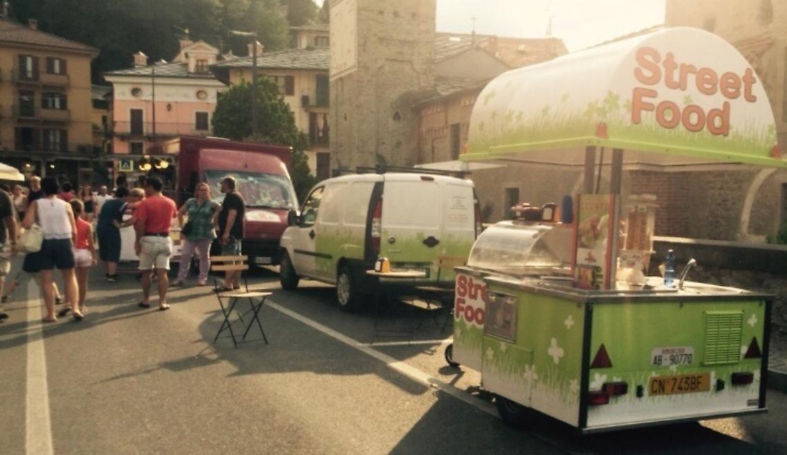 LANZO. In 2000 allo Street Food!