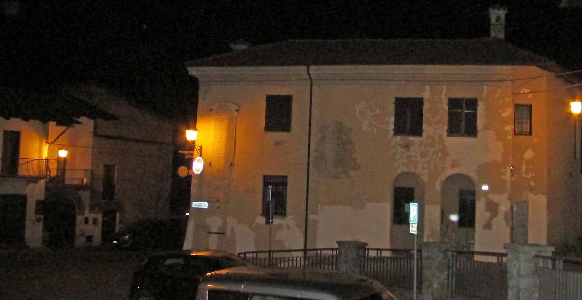 MERCENASCO. Ex Municipio pericolante, il Sindaco corre ai ripari