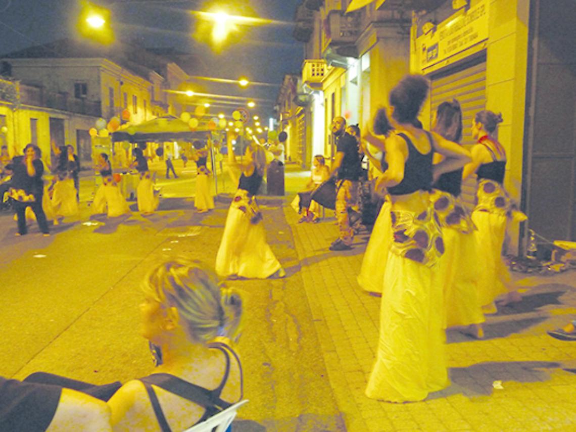 CUORGNÈ. Il solito temporale guastafeste interrompe la Notte dei saldi