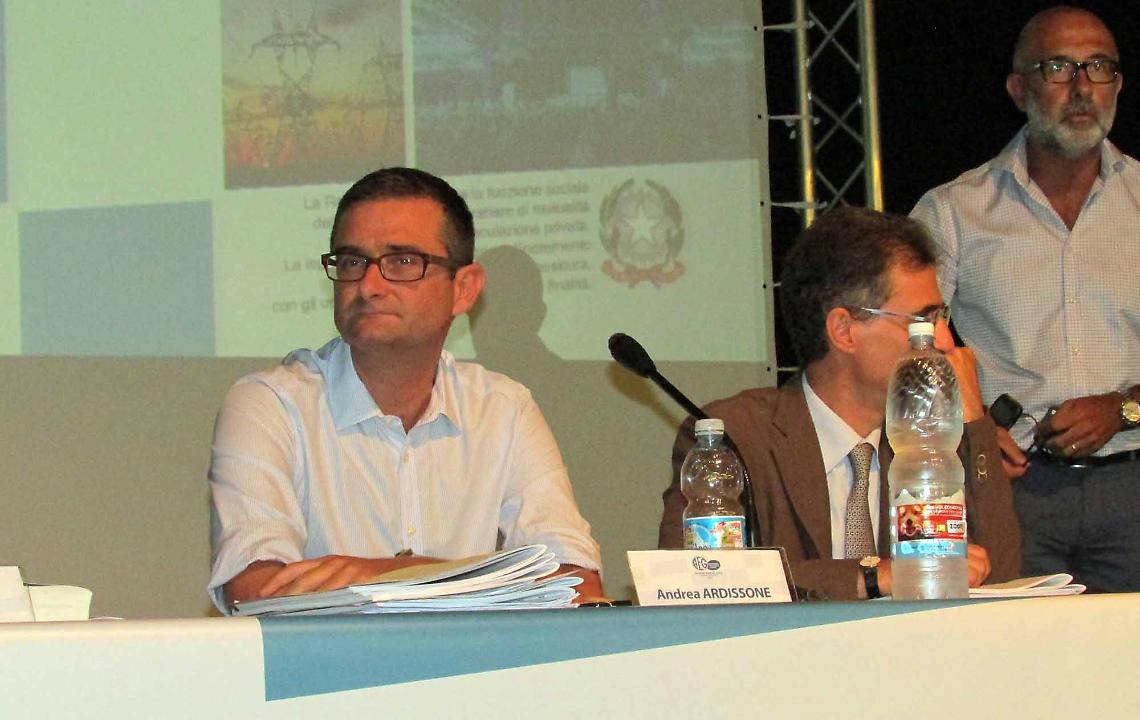 IVREA. “Luci e ombre” su Aeg Coop.  E intanto si dorme sulla “rete”