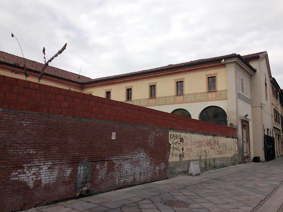 Un cantiere abbandonato in pieno centro