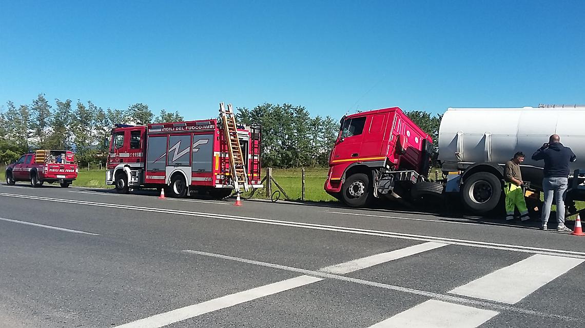 CIRIÈ. Tir si ribalta, traffico in tilt