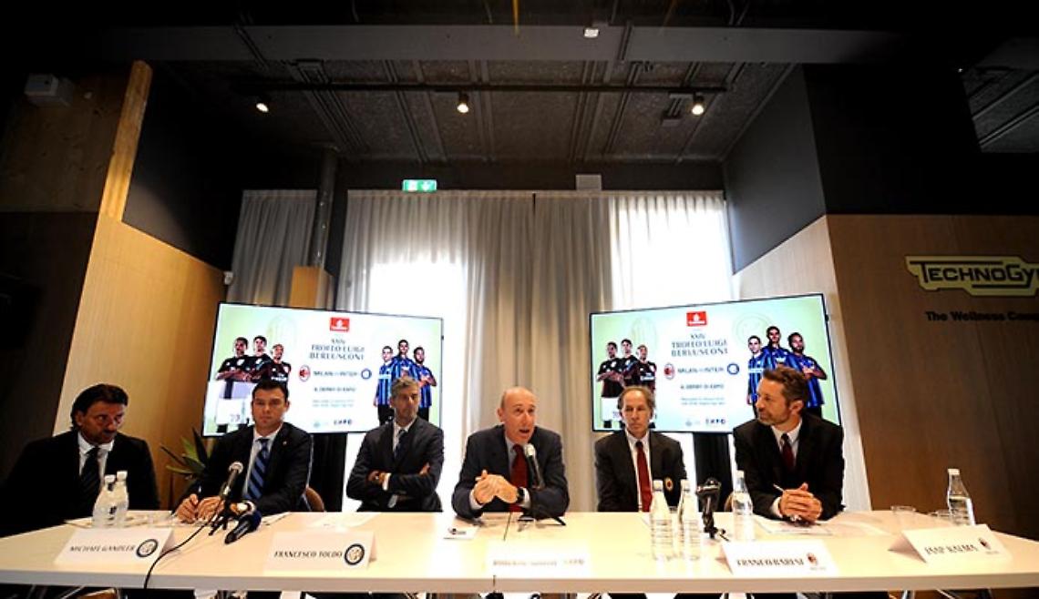 MILANO. Franco Baresi e Francesco Toldo alla presentazione del trofeo Luigi Berlusconi