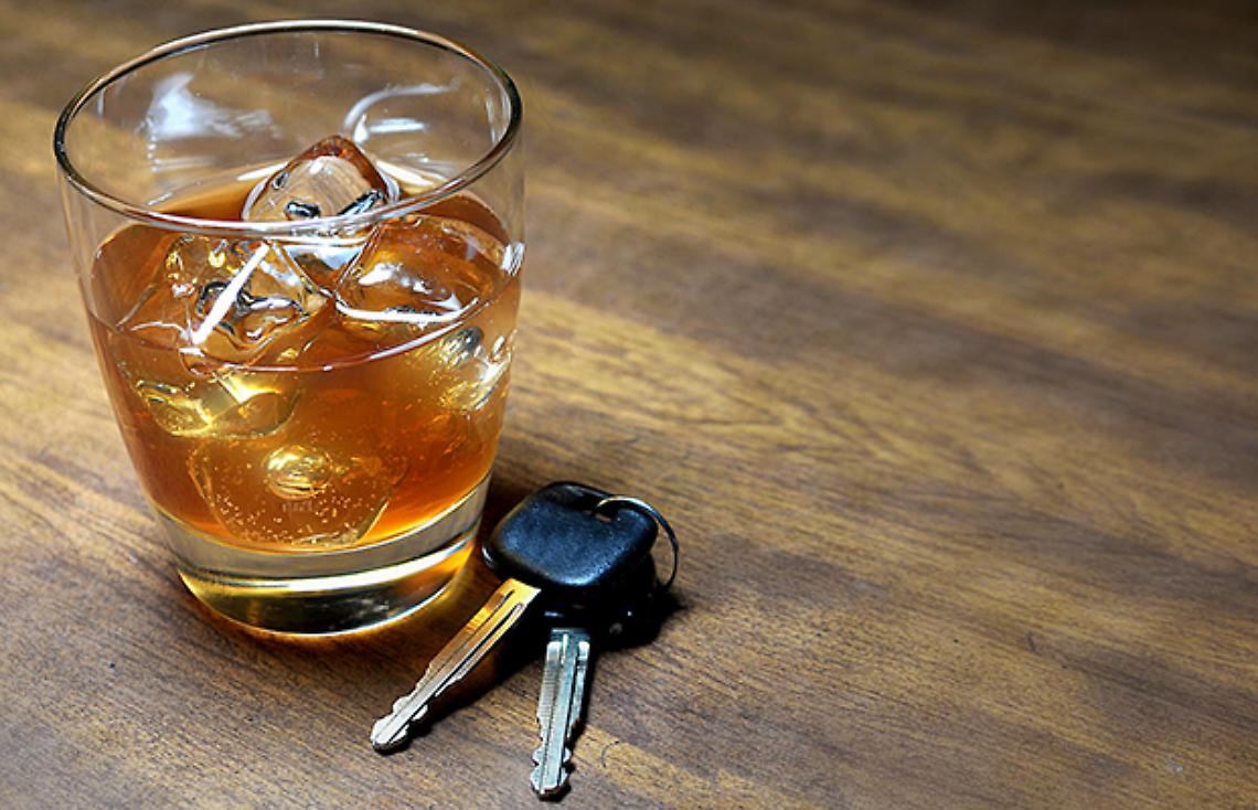CUNEO. Alla guida con tasso alcol che sfiora il coma, denunciato