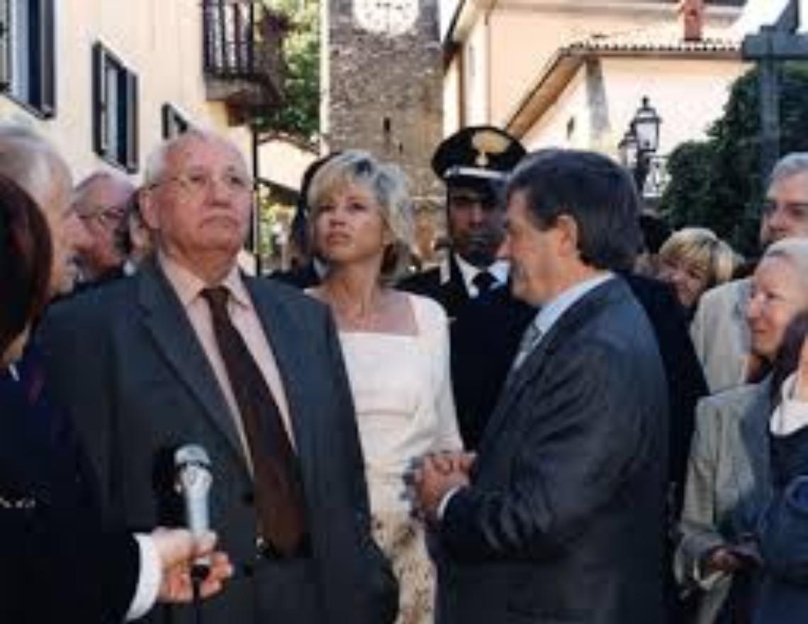 TORRE. "Un antiquario al Kremlino – storia di una famiglia di mercanti d'arte"