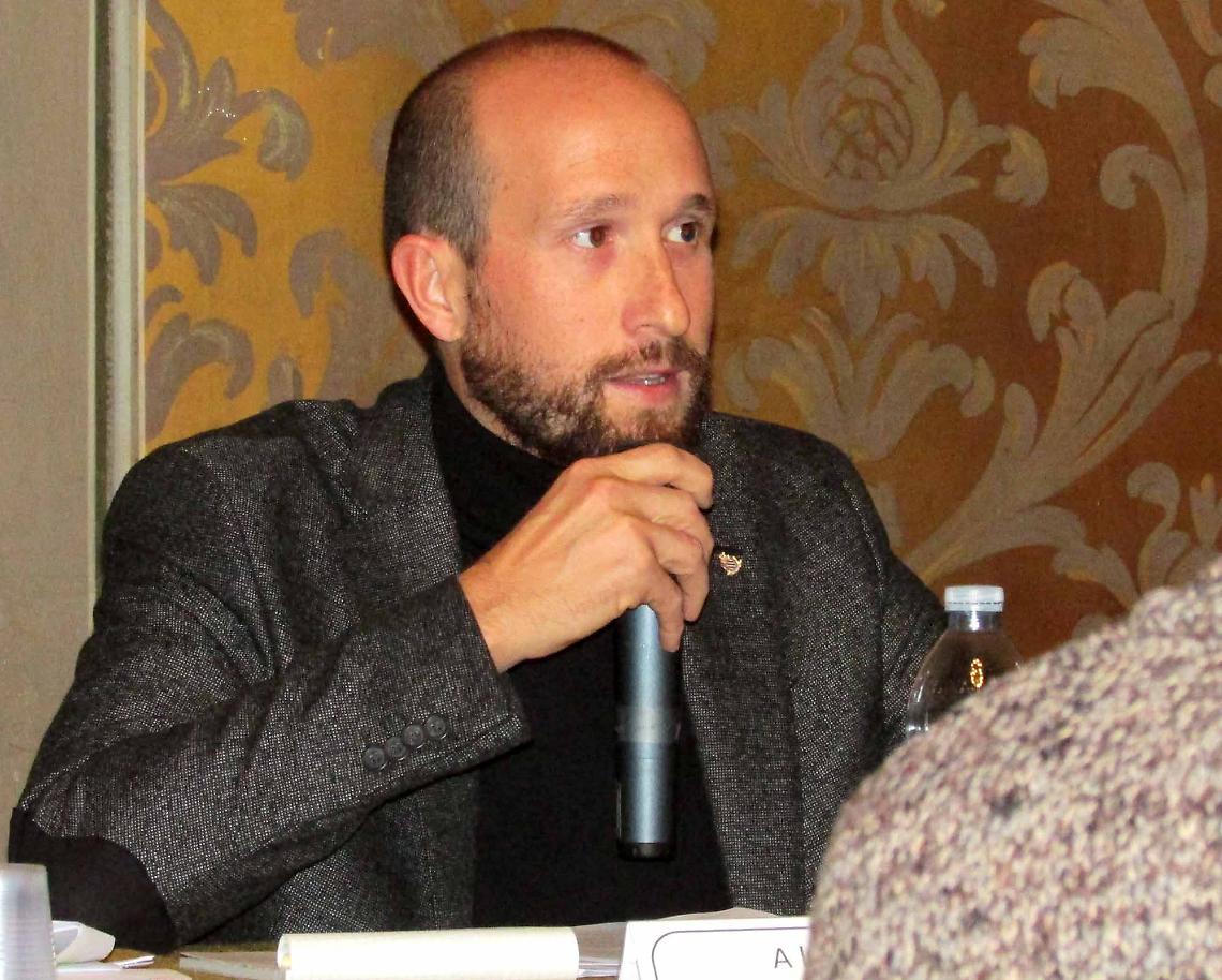 RIVAROLO. Deiezioni canine. M5S: "cestini anche nelle frazioni"