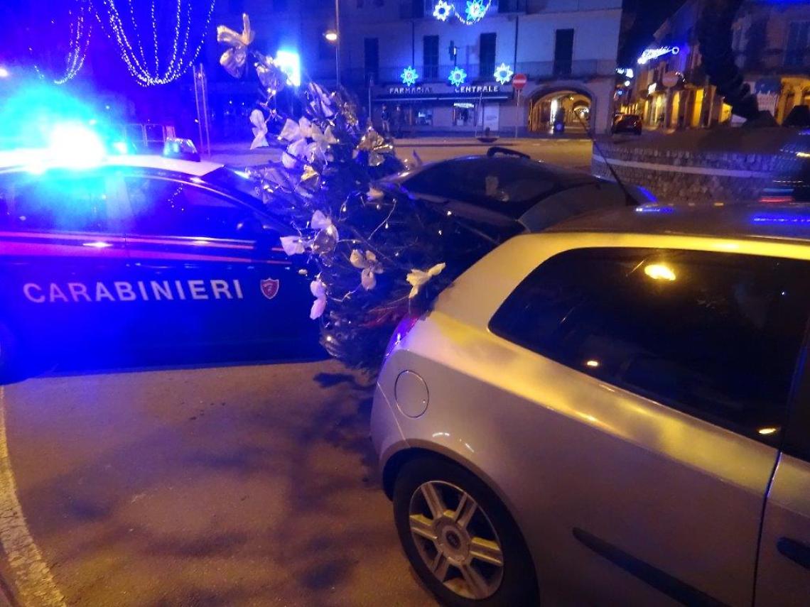 RIVAROLO. Rubano albero Natale per i figli,carabinieri glielo regalano