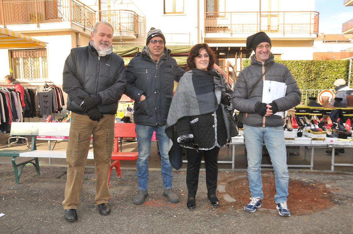 Venaria: Ambulanti al lavoro  per aiutare a pagare le spese  legali a sei colleghi accusati di interruzione di pubblico servizio