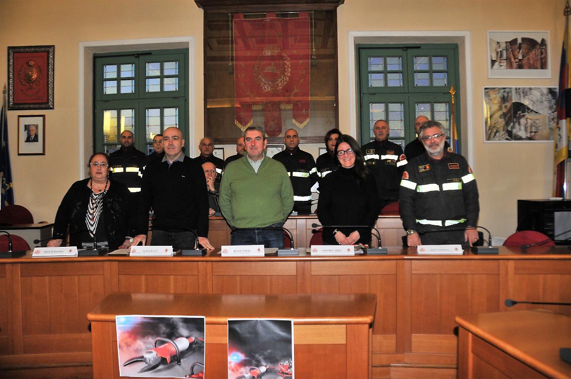 Venaria: Un regalo ai vigili del fuoco Grazie all&rsquo;appello della madrina