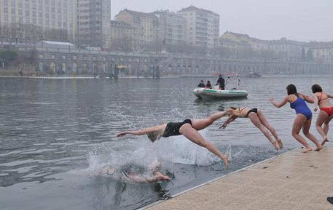 Torino, torna il tuffo nel Po