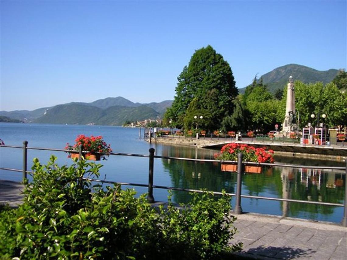 OMEGNA. Ossa in minicar nel lago, solo l'esame del dna chiarirà il giallo di 30 anni fa