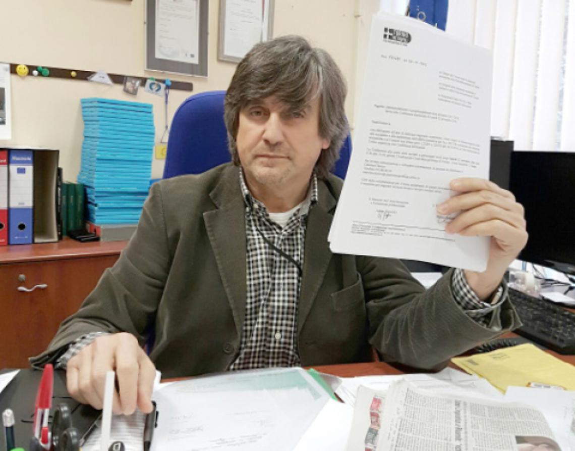 RIVAROLO. “Diciamo grazie alle famiglie”. All’istituto Aldo Moro qualche volta piove in palestra, ma il  dirigente non dispera...
