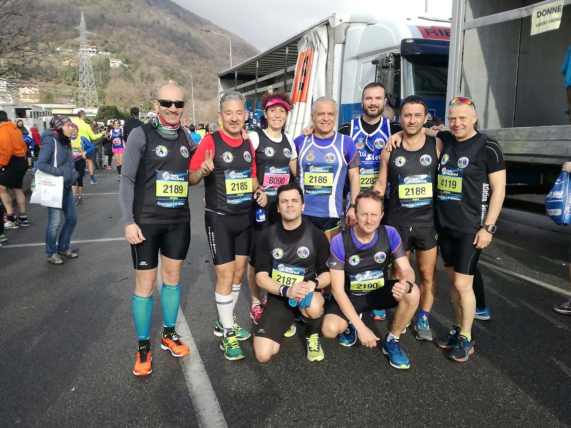PODISMO. Atletica Settimese, Globetrotters alla mezza maratona sul Lago Maggiore