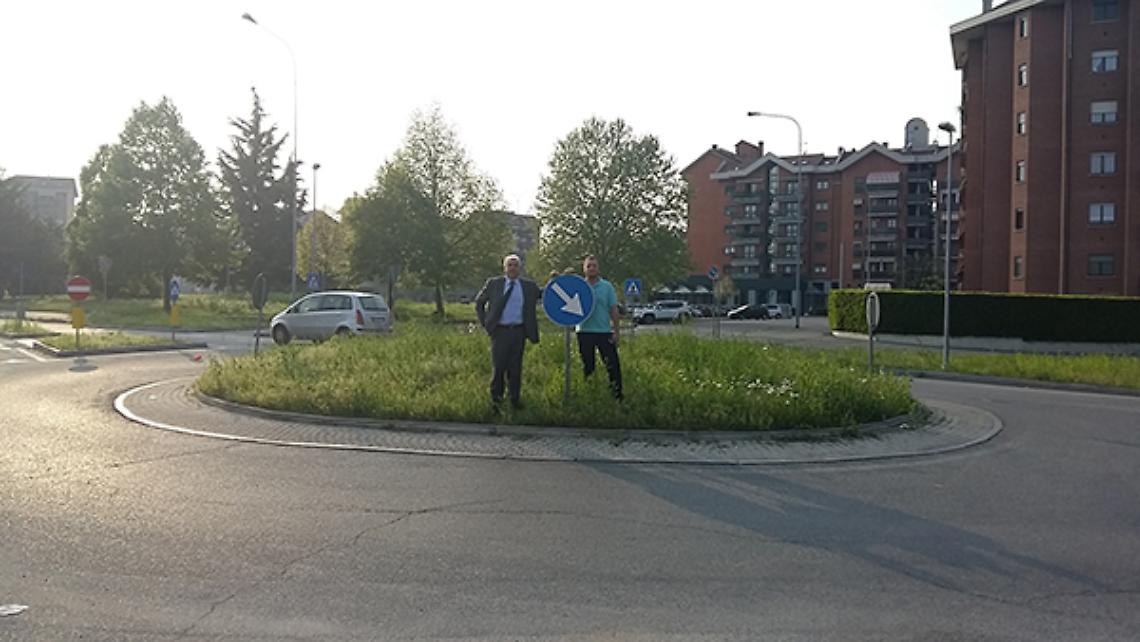 VENARIA. Una rotonda per Rolando Dal Piaz
