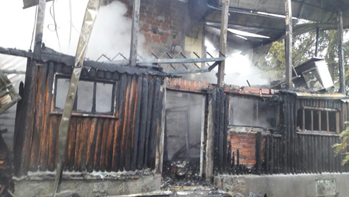 USSEGLIO. Distrutto dalle fiamme uno chalet in frazione Perinera