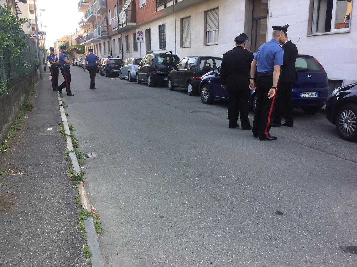 SETTIMO TORINESE. Morto neonato abbandonato, sangue su tappeto svolta indagine