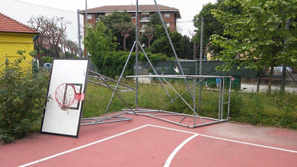 VENARIA. Vandali in azione alla "Rigola"