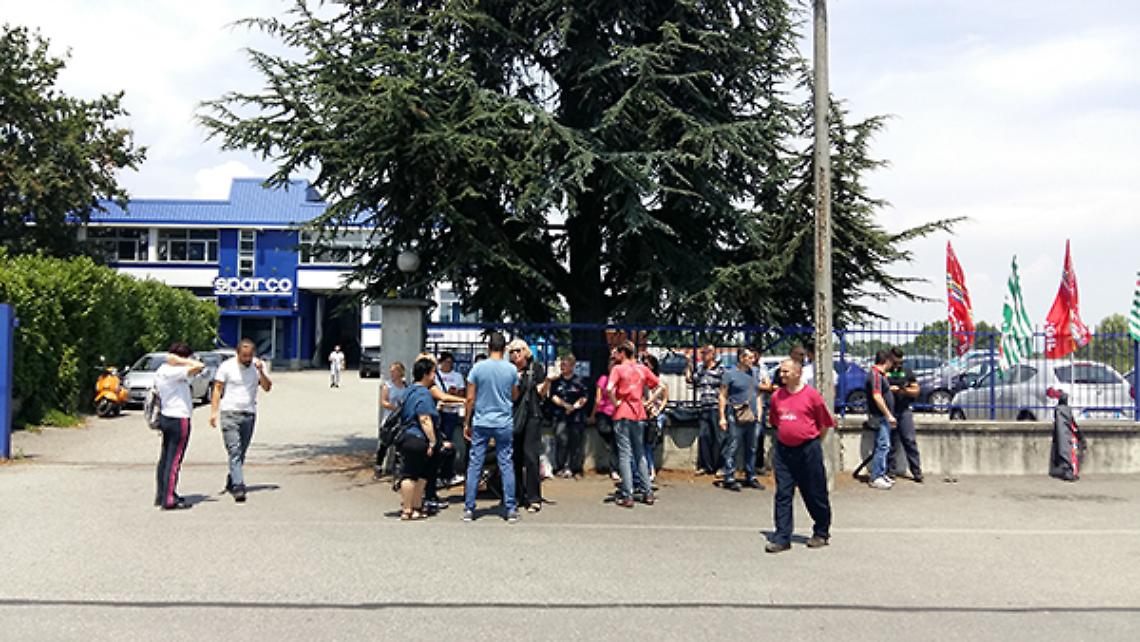 LEINI. Sciopero dell'azienda Sparco