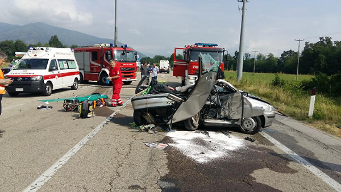 ROBASSOMERO. Incidente stradale: coinvolte due auto e un furgone lungo la "Direttissima"