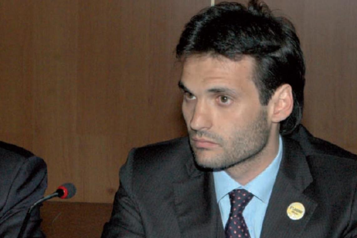 IVREA. Il circolo Brat scatena il dibattito Gilardini: “E’ solo commedia...!”