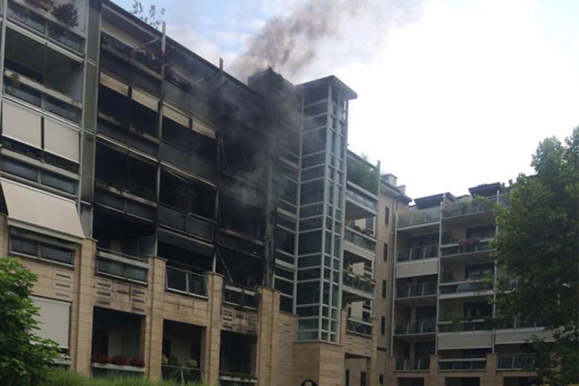 TORINO. Incendi: domato rogo in condominio, famiglie evacuate