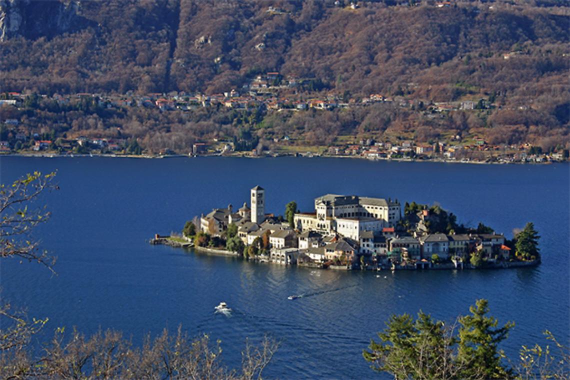 MADONNA DEL SASSO. Bambini annegati nel lago d'Orta, sabato i funerali
